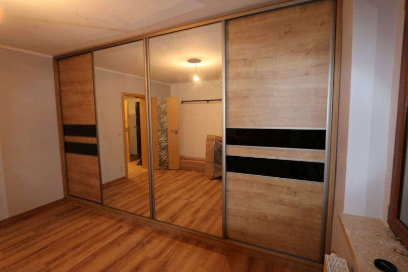 Szafa ubraniowa 3