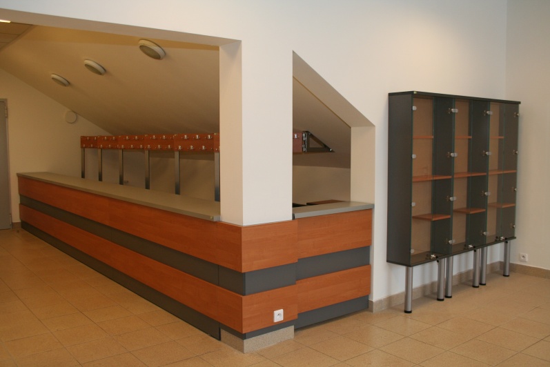 Hala Sportowa, Poręba